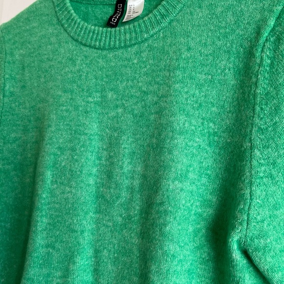 H&M Green Crew Neck Sweater Soft Knit Casual - Picture 5 of 5